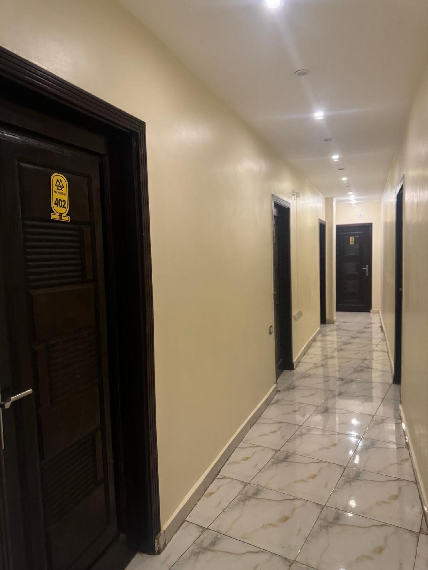 Pyramids And Sphinx Hotel Kafrat al Jabal Exterior foto