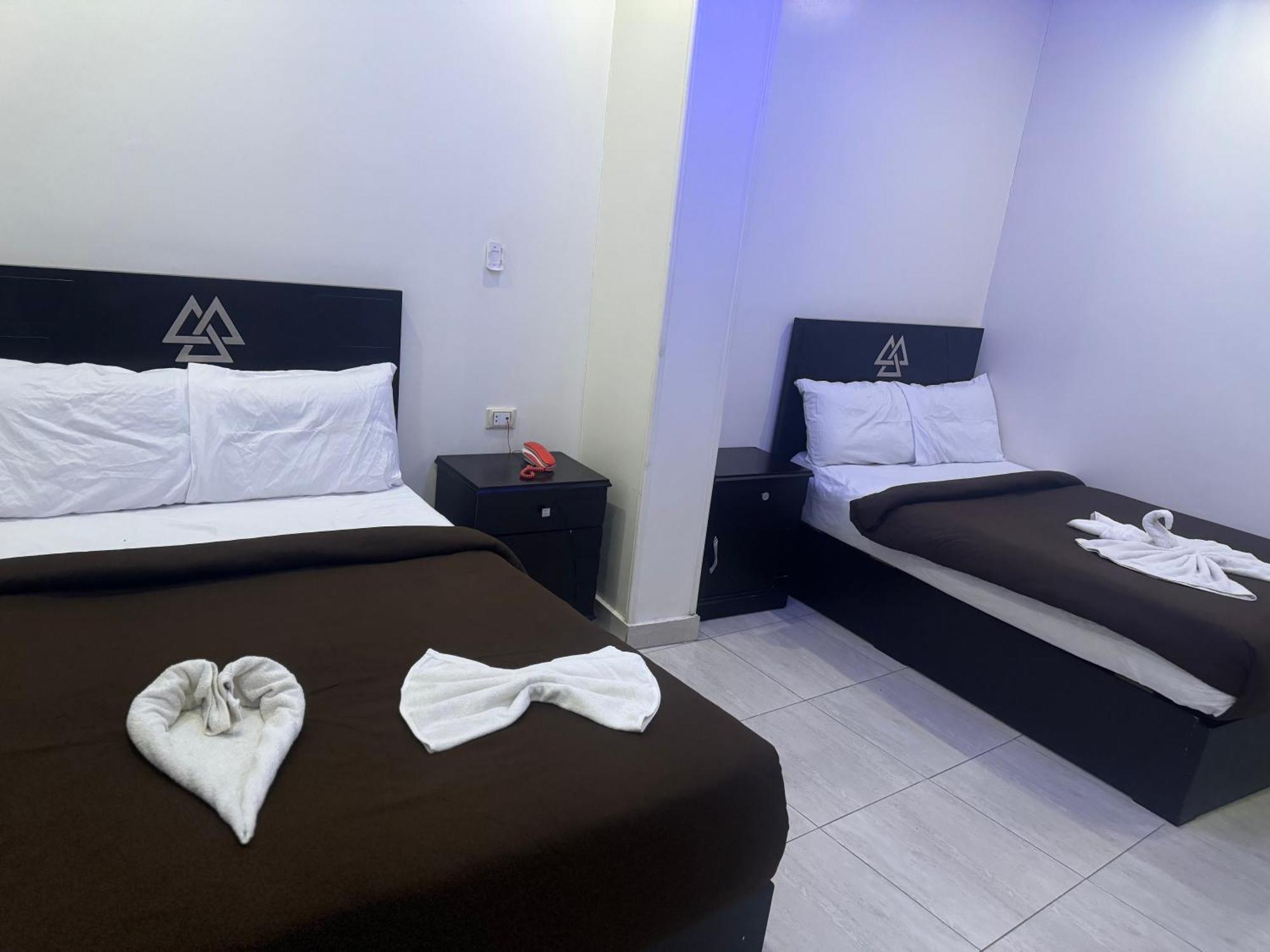 Pyramids And Sphinx Hotel Kafrat al Jabal Exterior foto