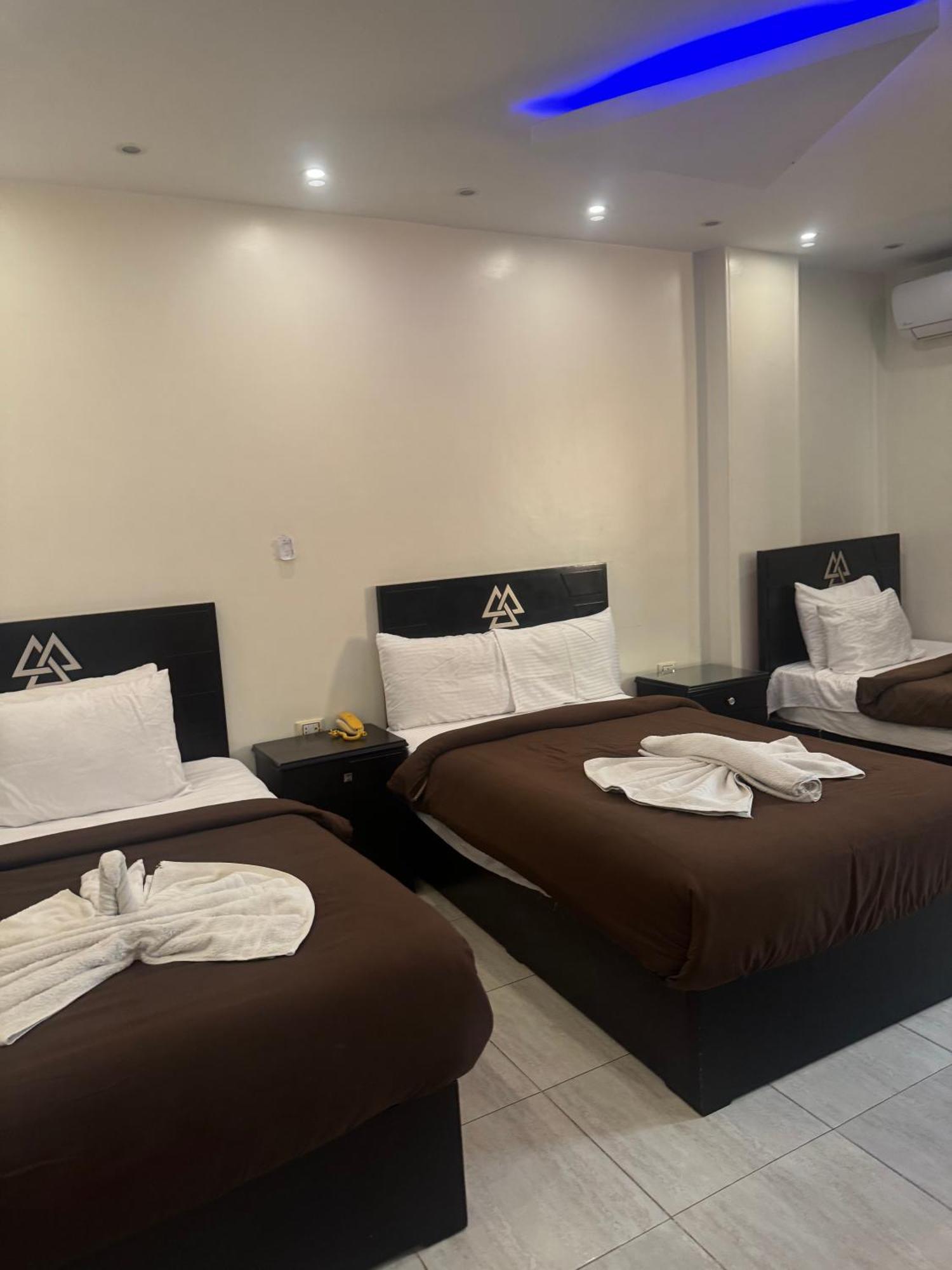 Pyramids And Sphinx Hotel Kafrat al Jabal Exterior foto